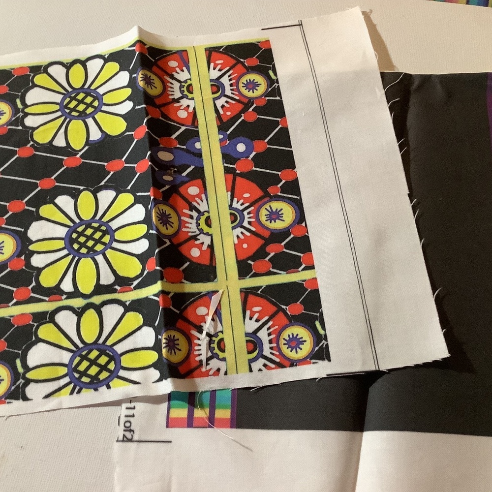 2 Latina Design Cotton Squares, Black & Red